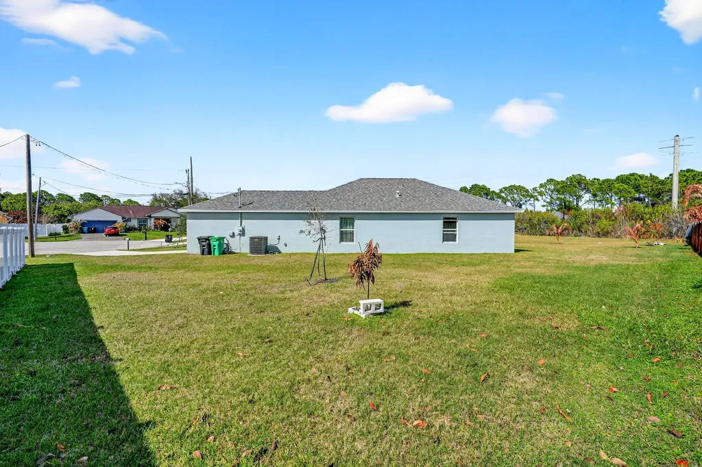 6217 NW Gatun Court Port St Lucie FL 34986