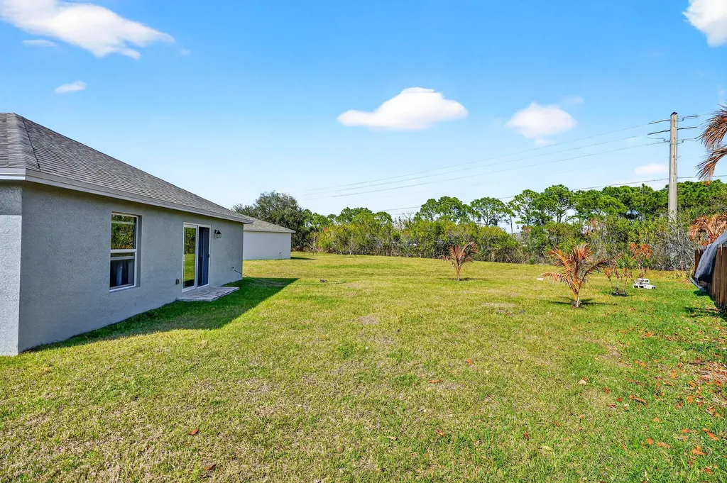 6217 NW Gatun Court Port St Lucie FL 34986