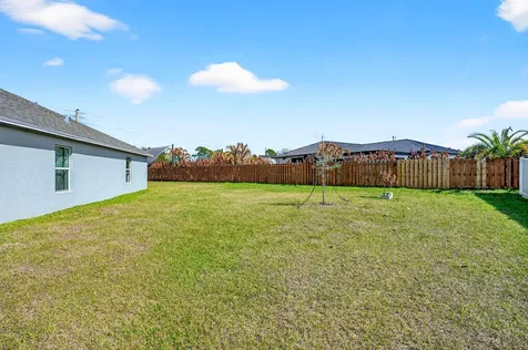 6217 NW Gatun Court Port St Lucie FL 34986