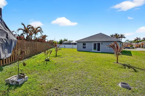 6217 NW Gatun Court Port St Lucie FL 34986
