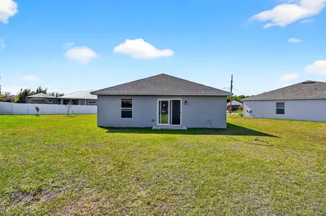 6217 NW Gatun Court Port St Lucie FL 34986