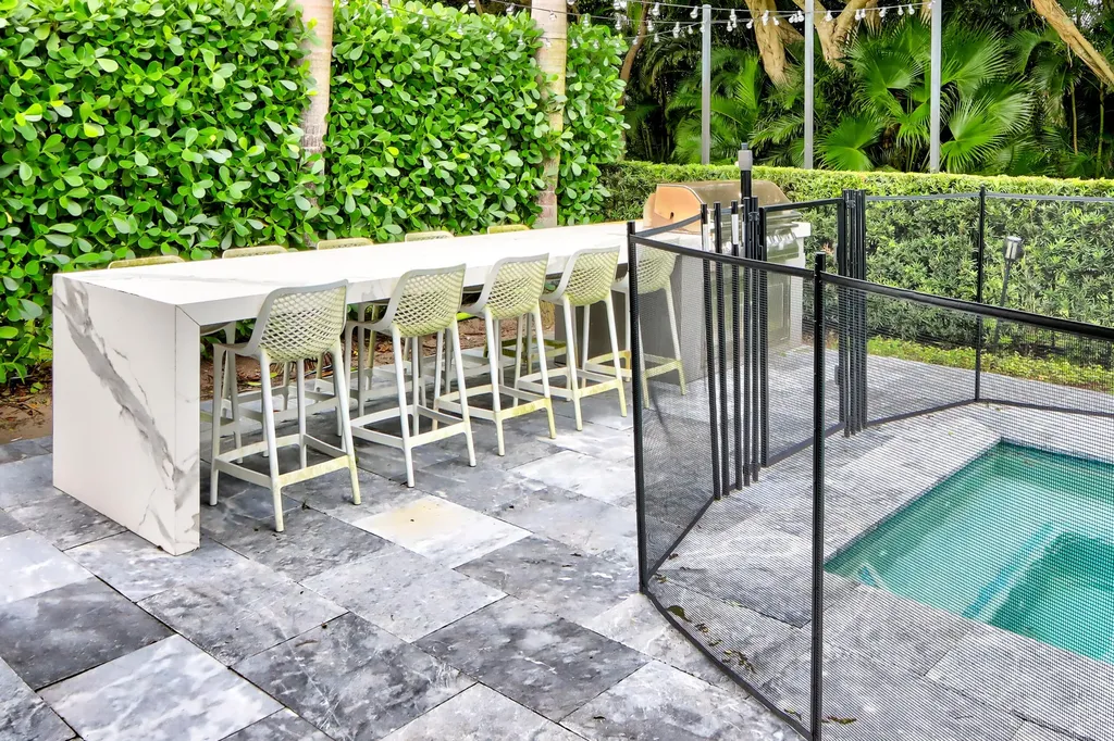 5789 Hamilton Way Boca Raton FL 33496