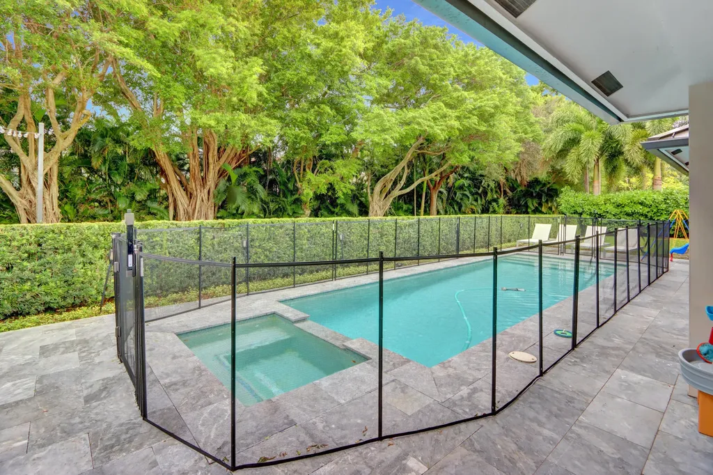 5789 Hamilton Way Boca Raton FL 33496