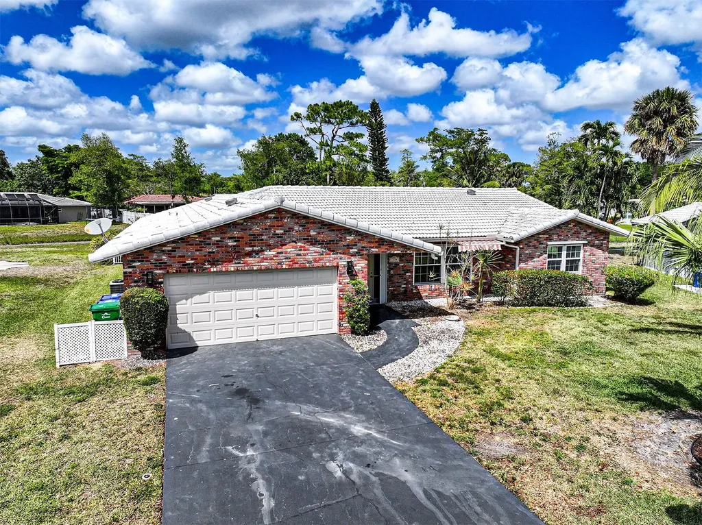 1329 NW 84th Drive NW Coral Springs FL 33071