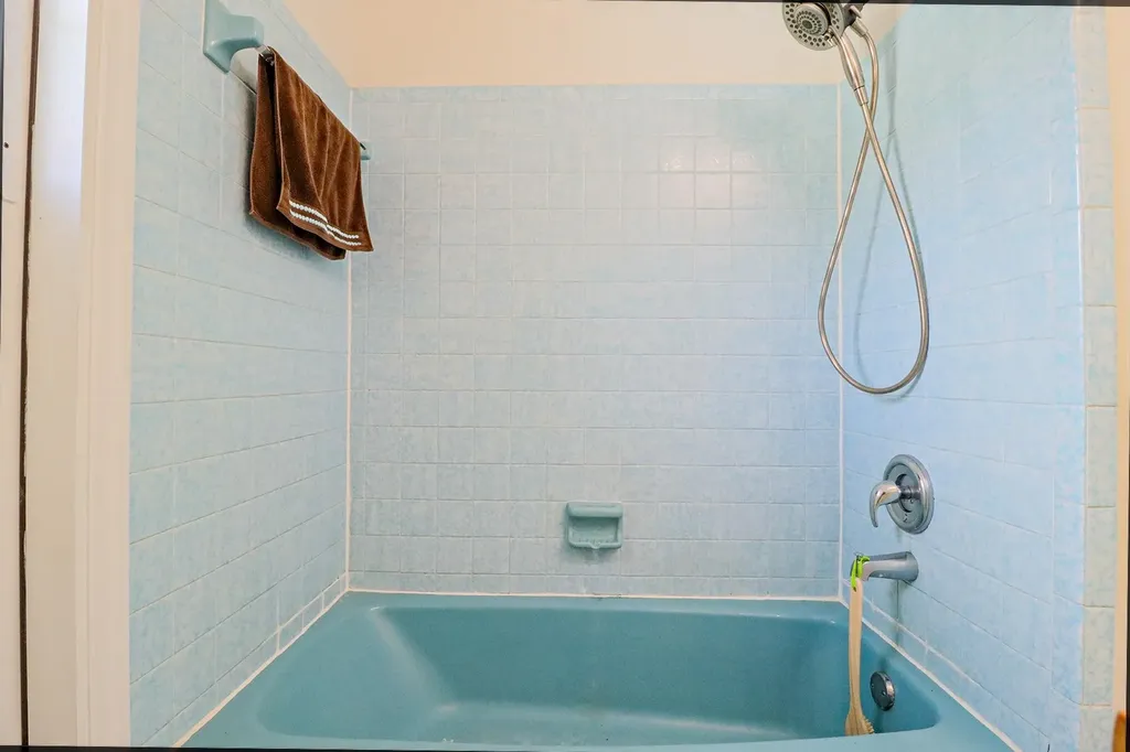 1329 NW 84th Drive NW Coral Springs FL 33071