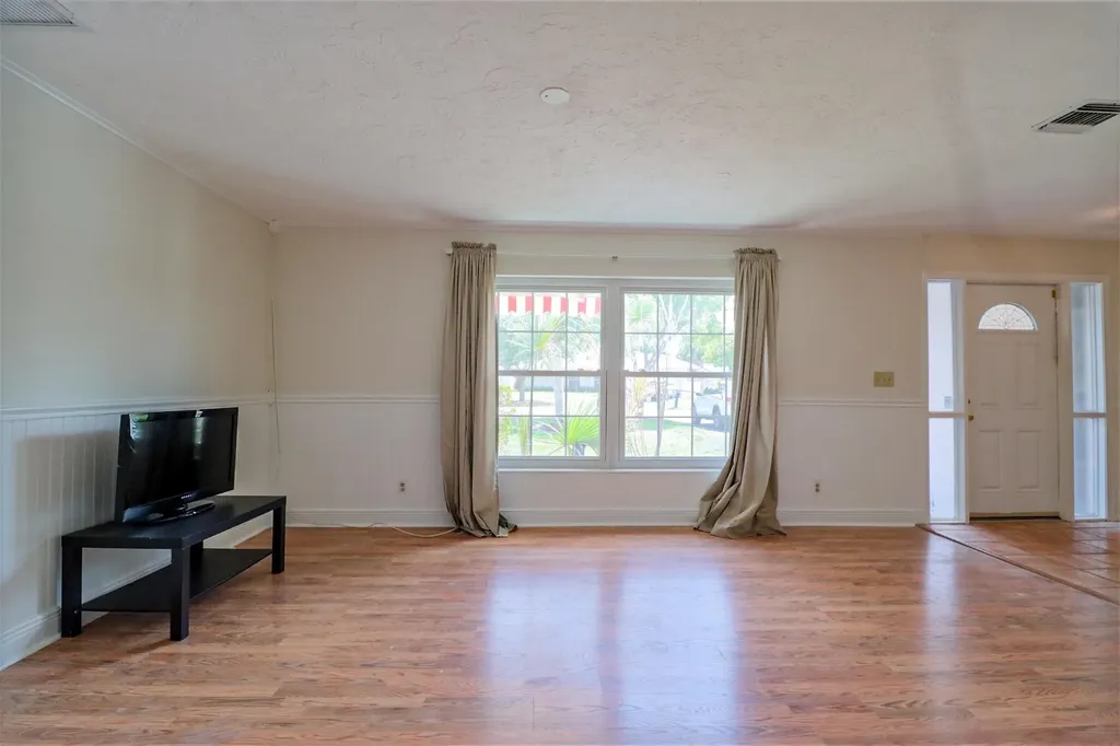 1329 NW 84th Drive NW Coral Springs FL 33071
