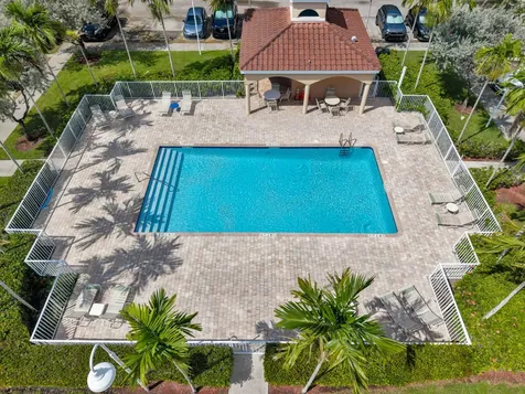 529 E Sheridan Street Dania Beach FL 33004