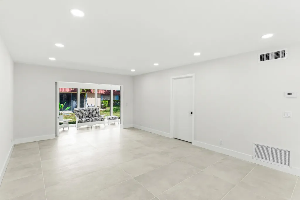733 Nantucket Circle Lake Worth FL 33467