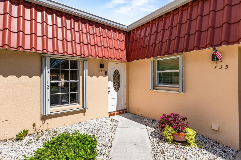 733 Nantucket Circle Lake Worth FL 33467