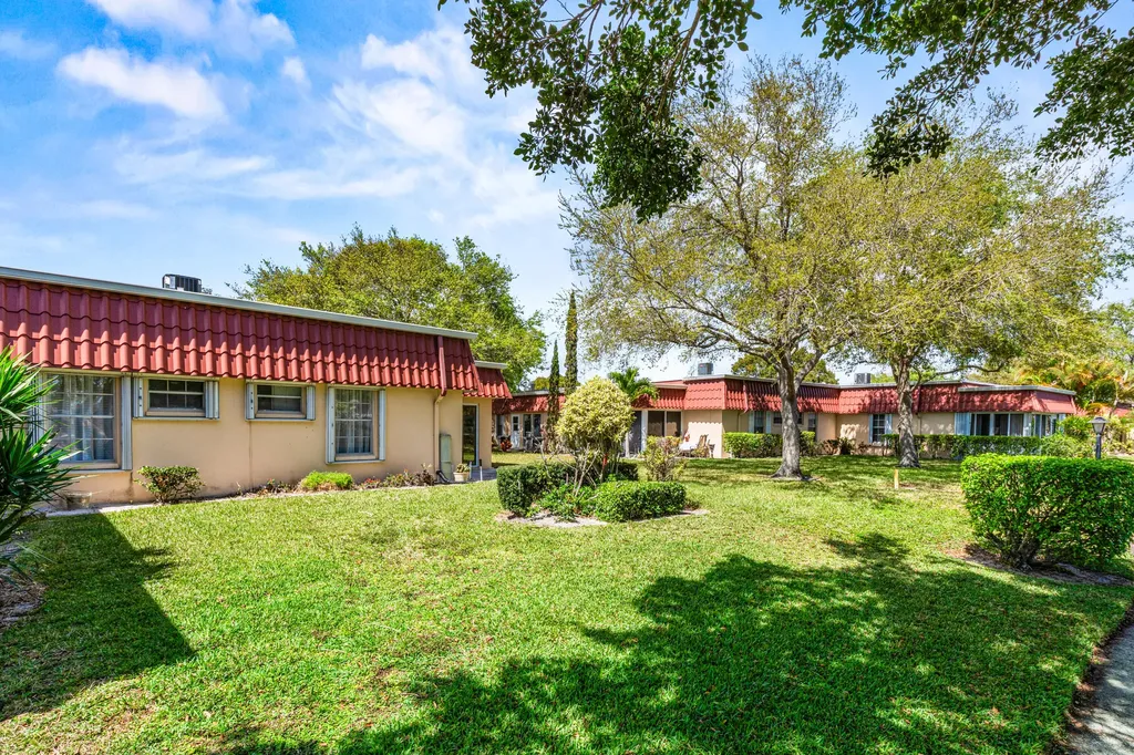 733 Nantucket Circle Lake Worth FL 33467