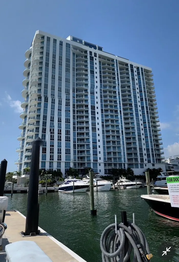 17211 Biscayne Boulevard North Miami Beach FL 33160