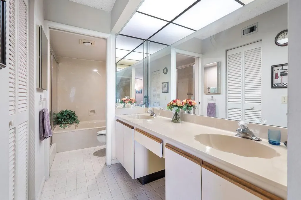 5020 Golfview Court Delray Beach FL 33484