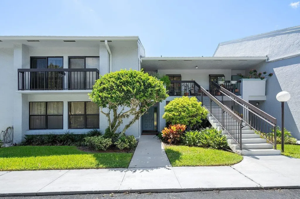 5020 Golfview Court Delray Beach FL 33484
