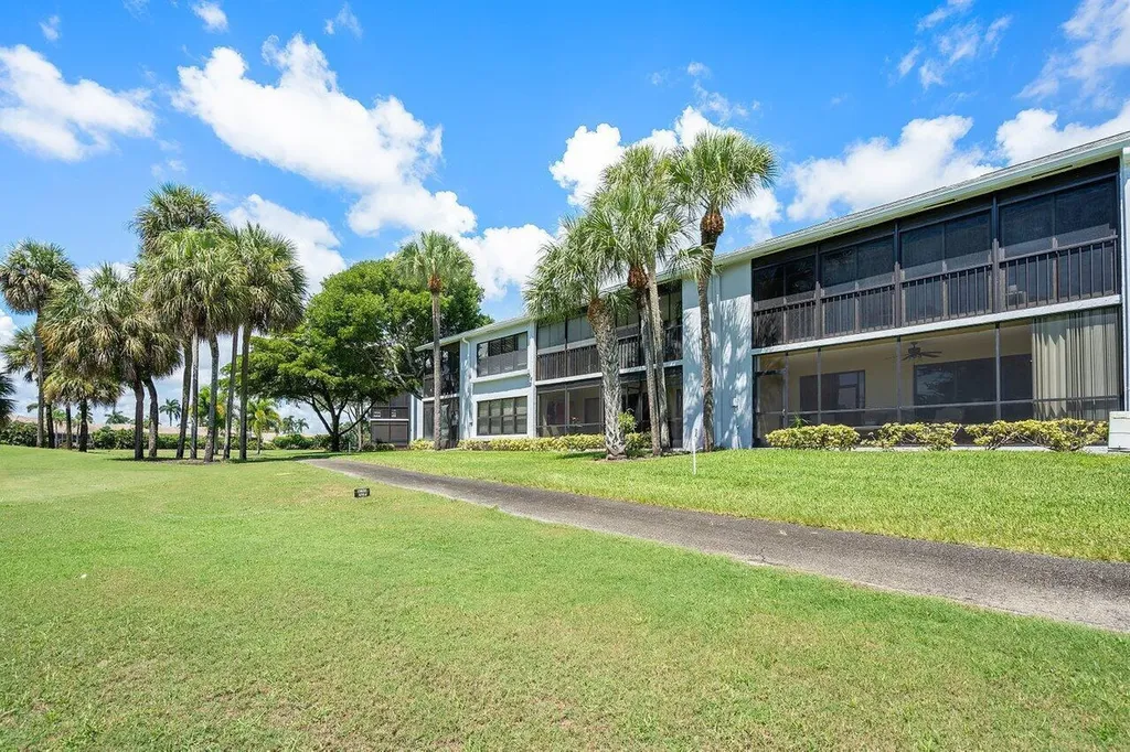 5020 Golfview Court Delray Beach FL 33484