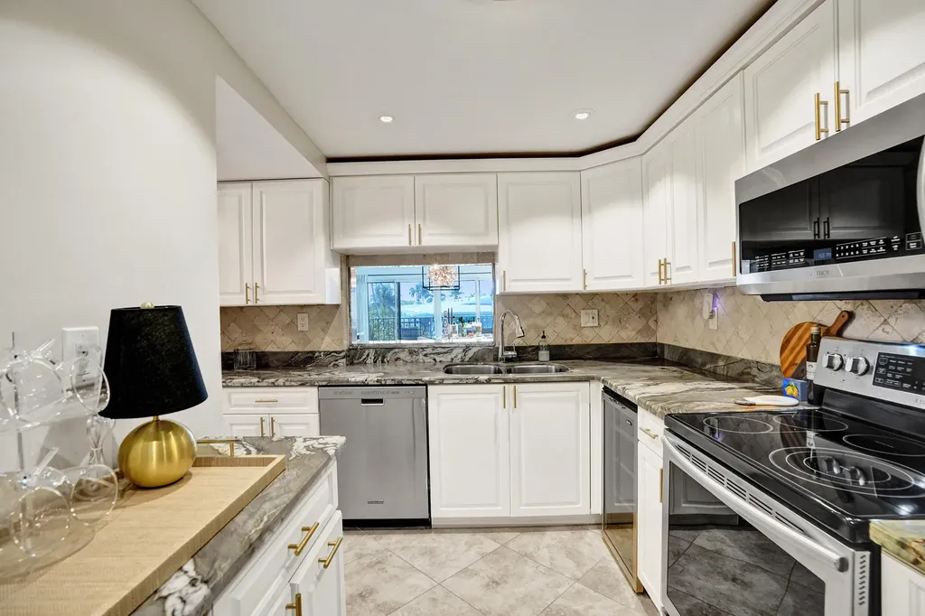 801 S Federal Highway Pompano Beach FL 33062