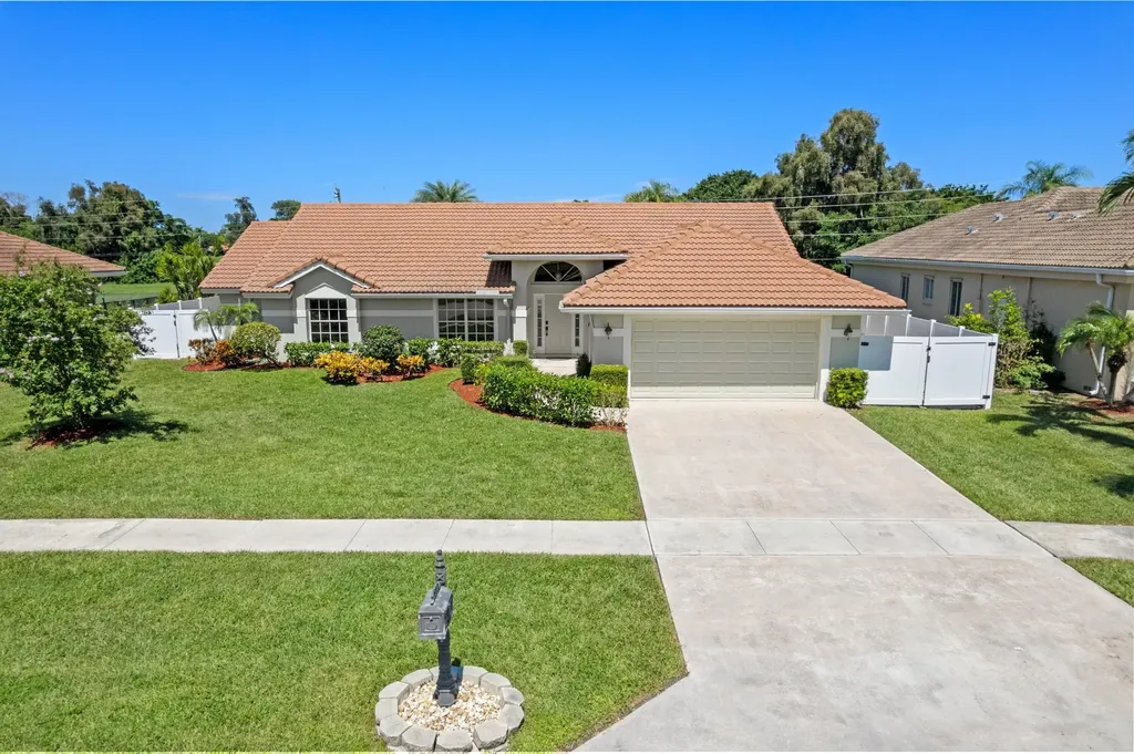 7598 Fairway Trail Boca Raton FL 33487