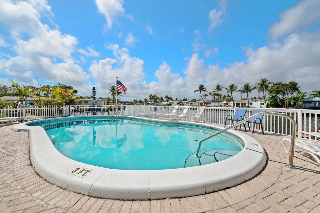 1780 SE 4th Street Pompano Beach FL 33060