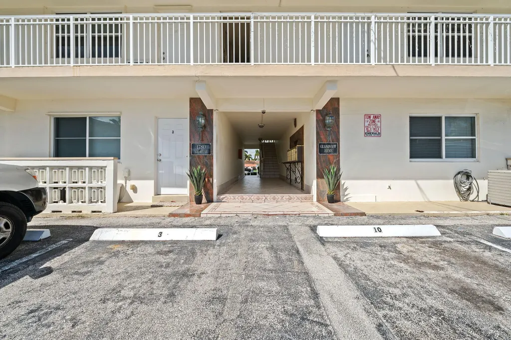 1780 SE 4th Street Pompano Beach FL 33060