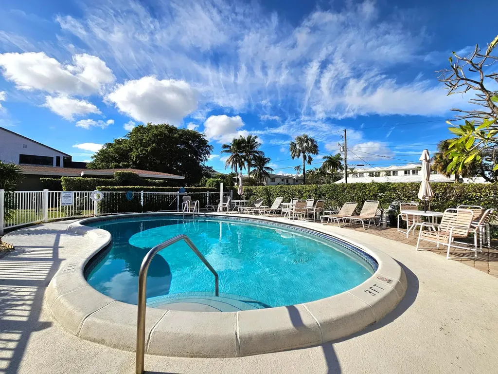 3208 SE 11th Street Pompano Beach FL 33060
