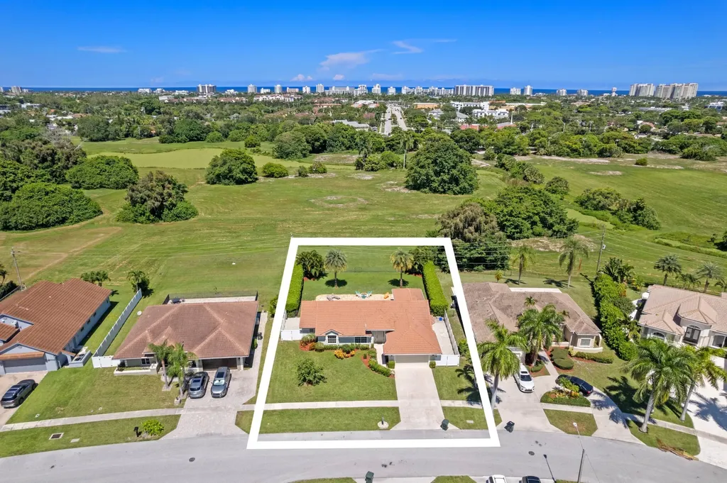 7598 Fairway Trail Boca Raton FL 33487