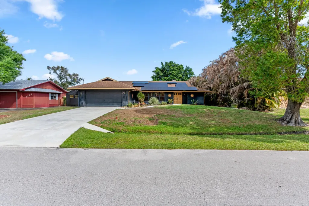 1119 SE Cambridge Drive Port St Lucie FL 34952