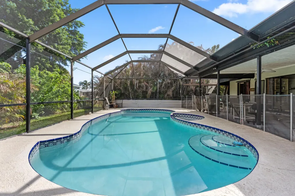 1119 SE Cambridge Drive Port St Lucie FL 34952