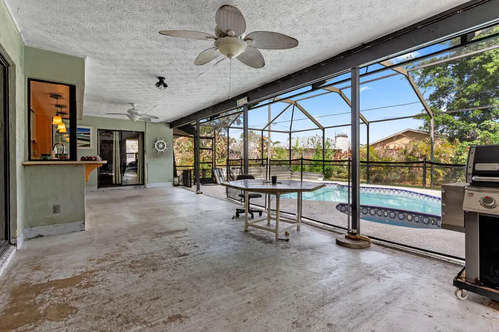 1119 SE Cambridge Drive Port St Lucie FL 34952