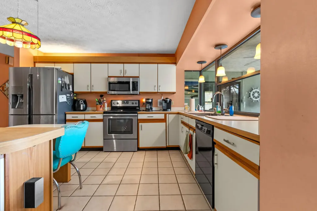 1119 SE Cambridge Drive Port St Lucie FL 34952