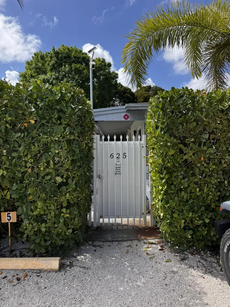 625 NE 14th Avenue Fort Lauderdale FL 33304
