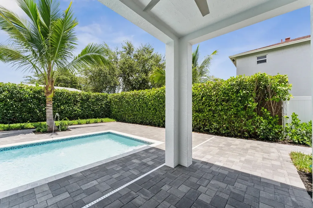 522 Lucky Lane Delray Beach FL 33444