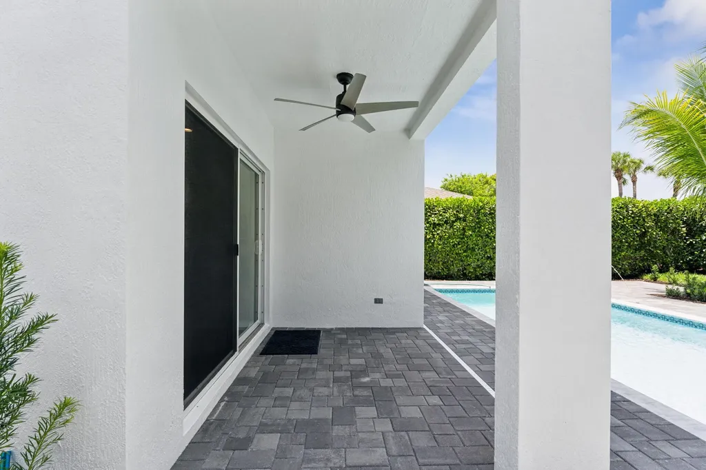 522 Lucky Lane Delray Beach FL 33444