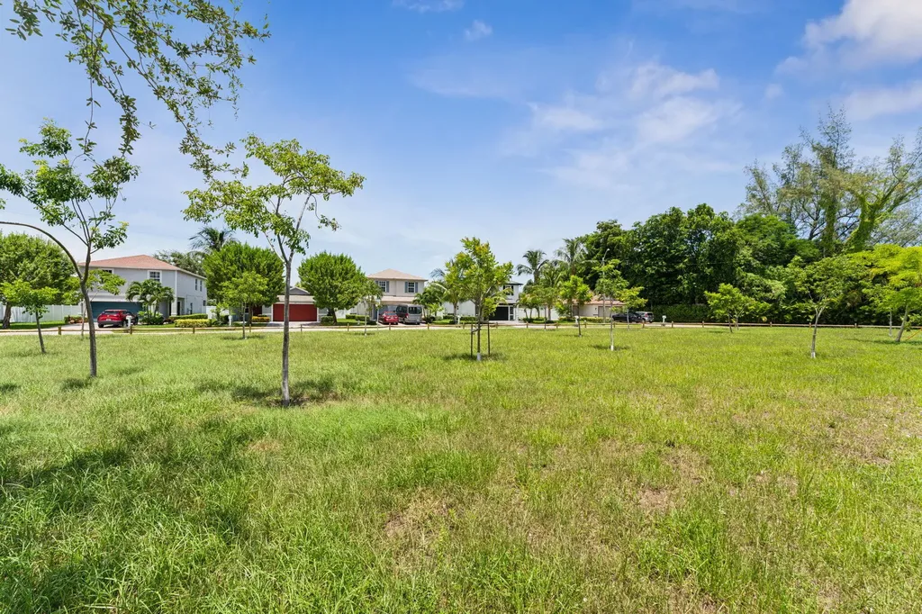 522 Lucky Lane Delray Beach FL 33444