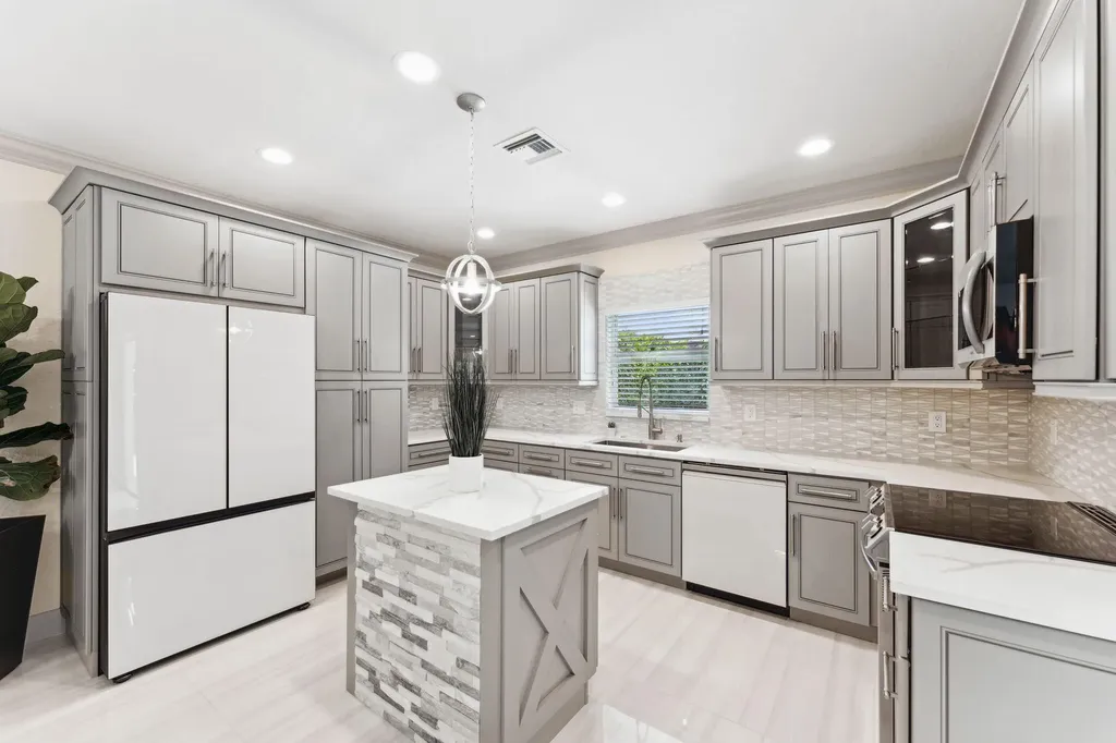 522 Lucky Lane Delray Beach FL 33444