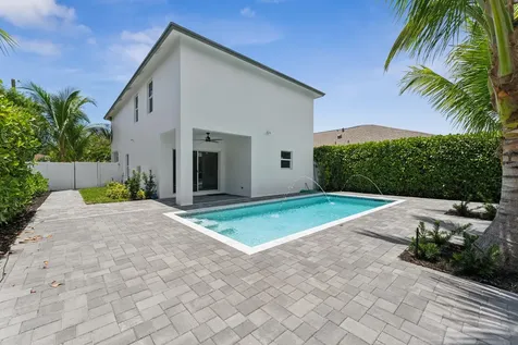 522 Lucky Lane Delray Beach FL 33444