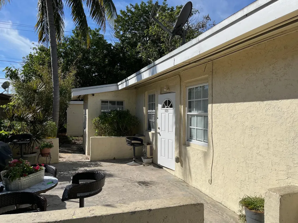 1025 N H Street Lake Worth Beach FL 33460