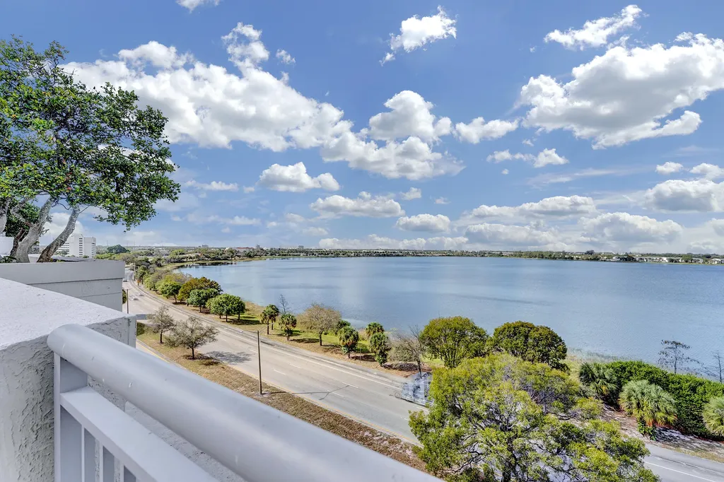 300 S Australian Avenue West Palm Beach FL 33401
