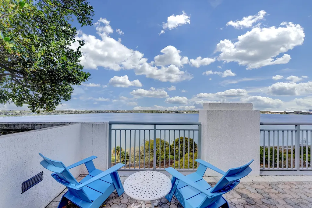 300 S Australian Avenue West Palm Beach FL 33401