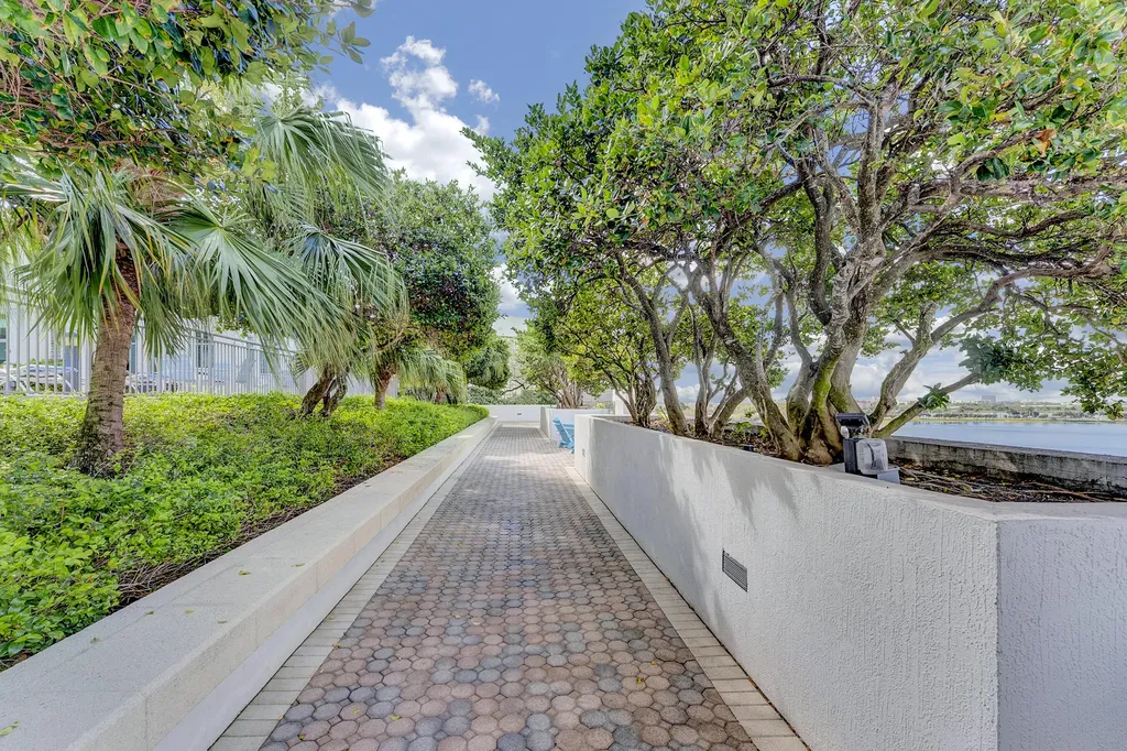 300 S Australian Avenue West Palm Beach FL 33401