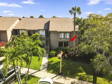233 NE Edgewater Drive Hutchinson Island FL 34996