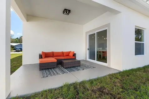 9055 103rd Avenue Vero Beach FL 32967
