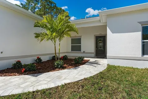 9055 103rd Avenue Vero Beach FL 32967