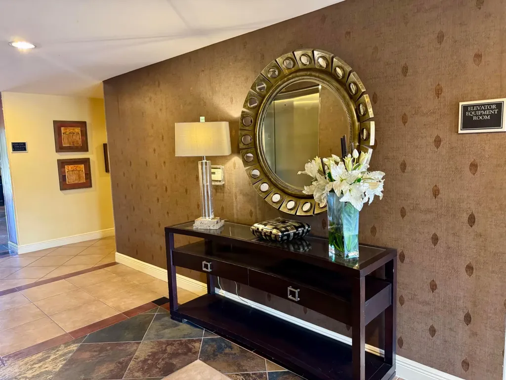 4905 Midtown Lane Palm Beach Gardens FL 33418