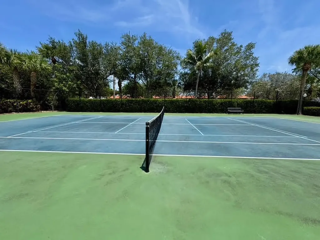 4905 Midtown Lane Palm Beach Gardens FL 33418