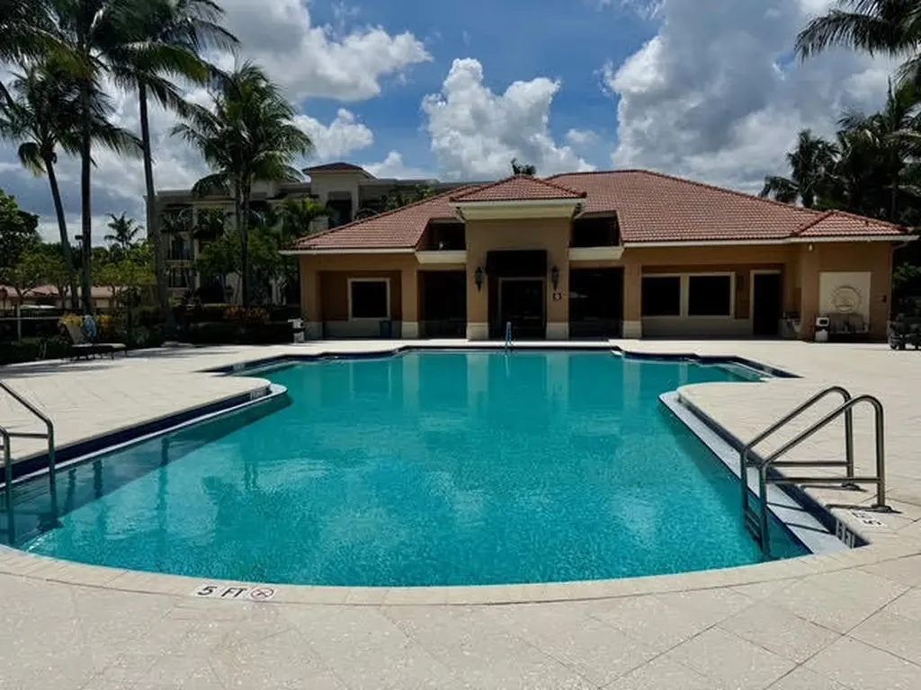 4905 Midtown Lane Palm Beach Gardens FL 33418