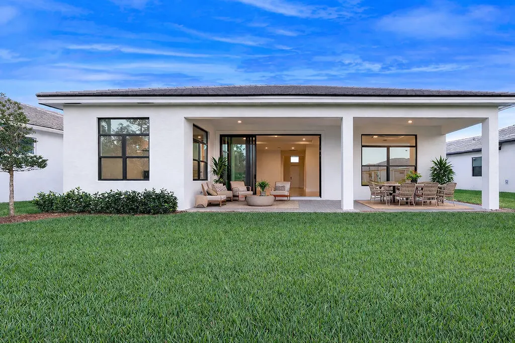 2293 SE Canopy Cove Lane Port St Lucie FL 34984