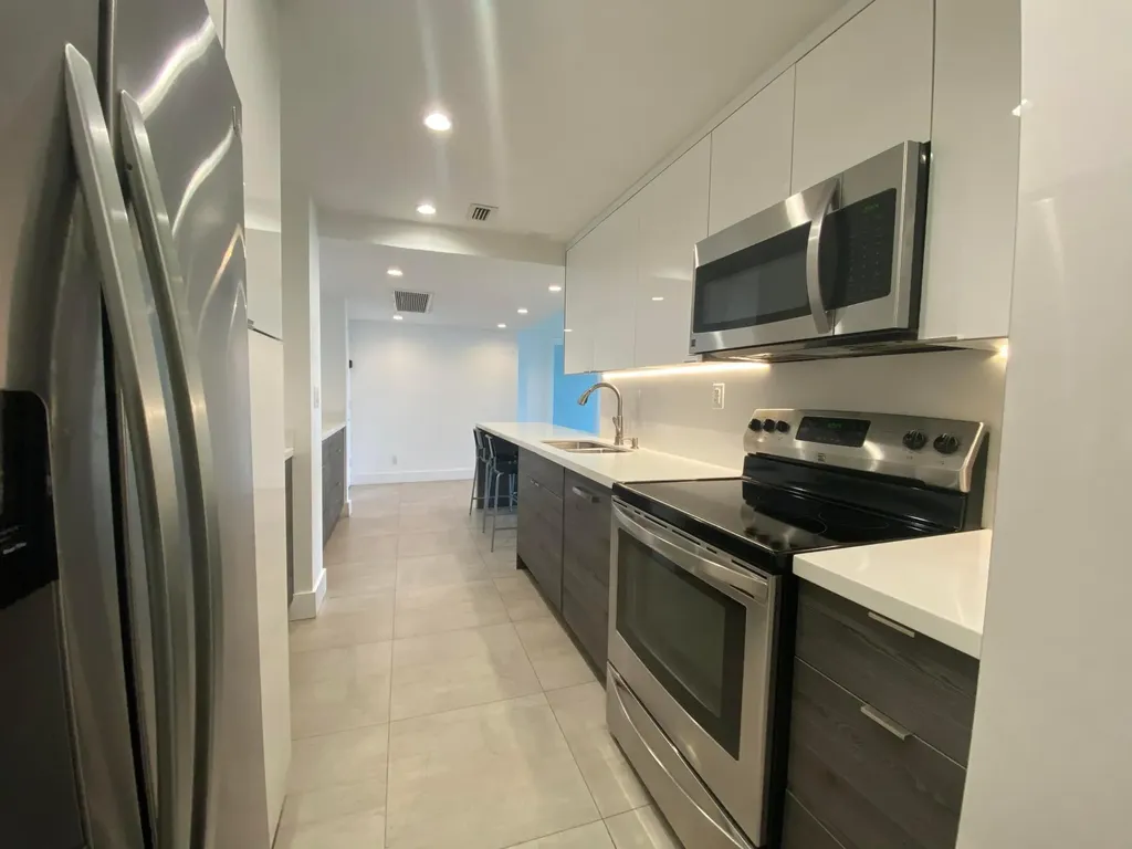 5401 Collins Avenue Miami Beach FL 33140