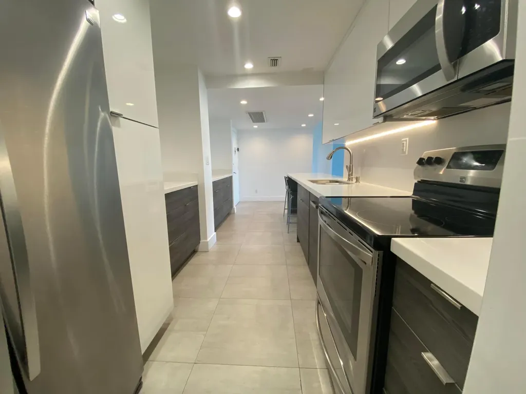 5401 Collins Avenue Miami Beach FL 33140