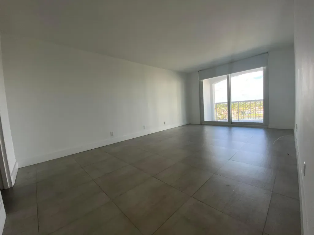 5401 Collins Avenue Miami Beach FL 33140