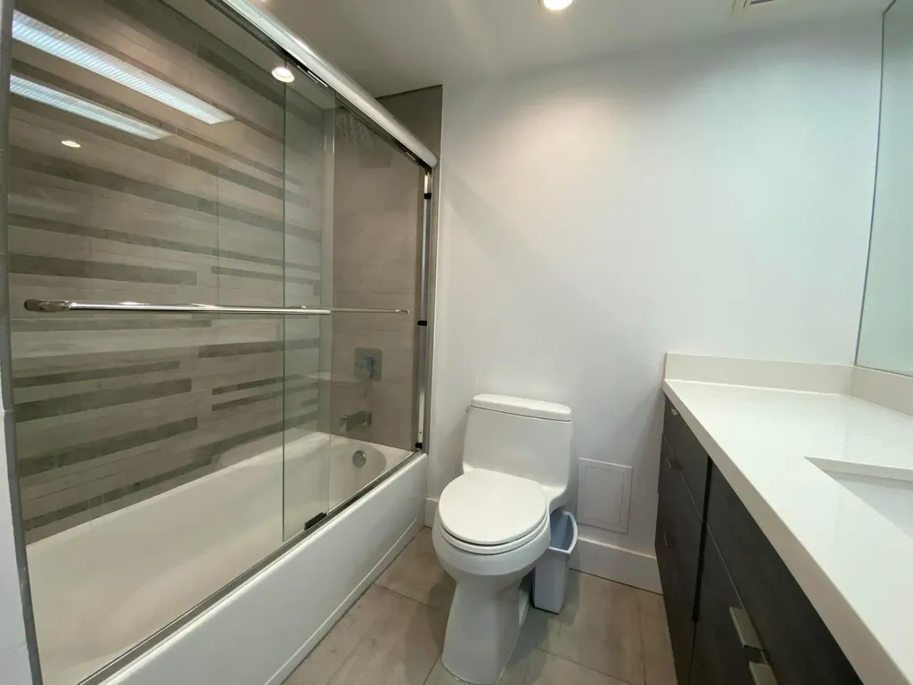 5401 Collins Avenue Miami Beach FL 33140