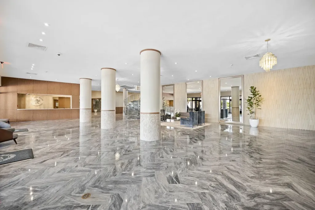 5401 Collins Avenue Miami Beach FL 33140